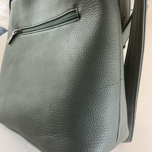 S-Q Vegan Leather Crossbody Bag - Picture 5 of 7